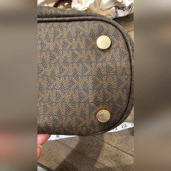 AWESOME MICHAEL KORS JET SET LOGO TOTE WITH POCKET - Picture 3 of 12